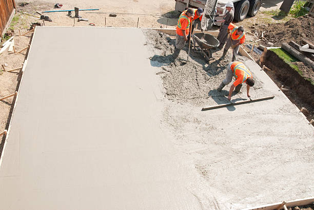 Best Commercial Concrete Services in Mantachie, MS